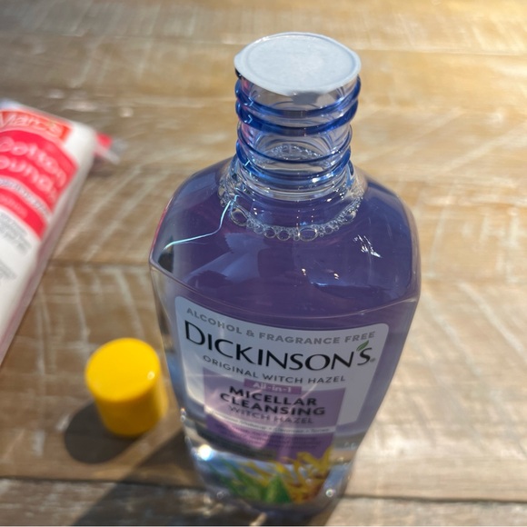 Dickinson's Micellar Cleansing Witch Hazel - Picture 9 of 10